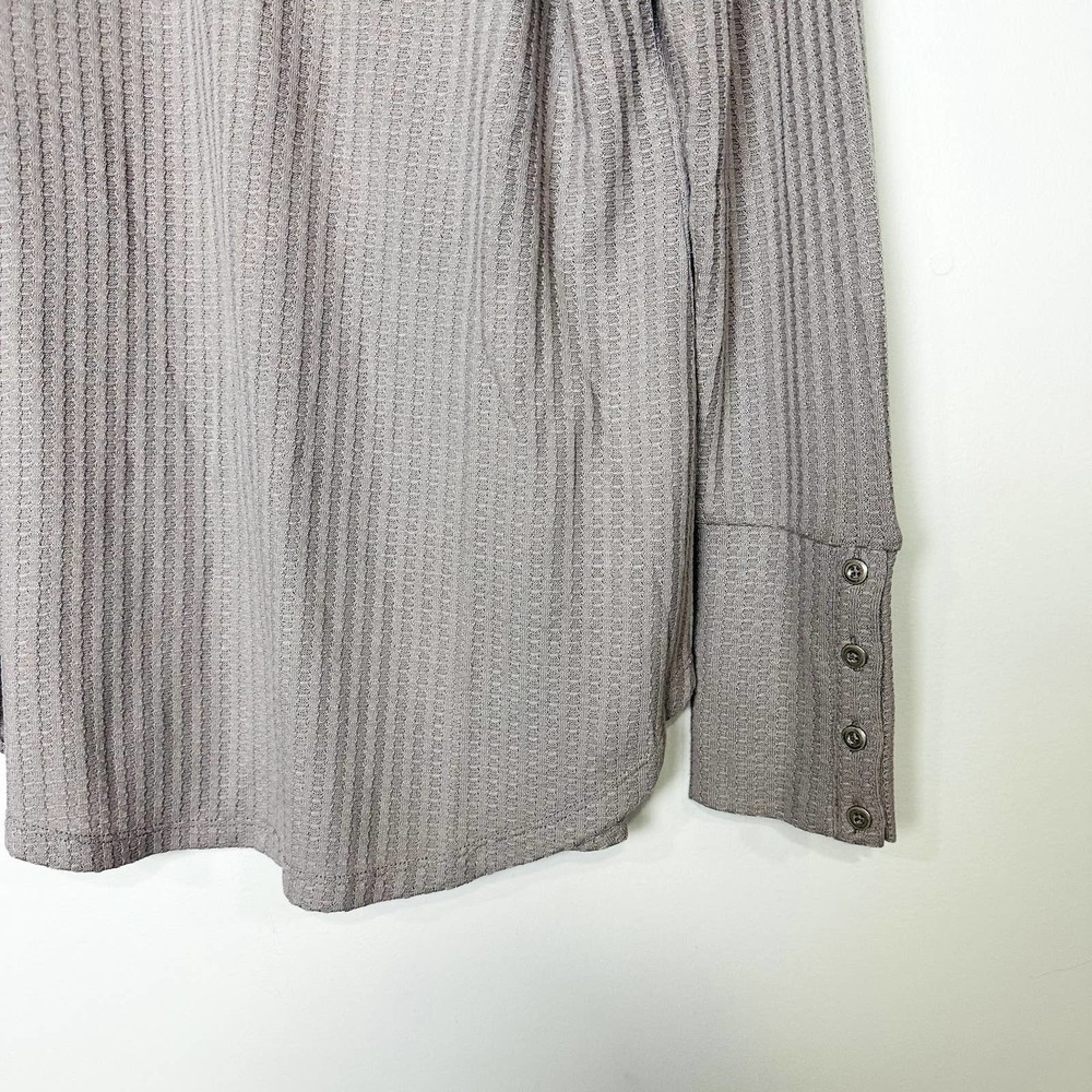 Chaser NWT Waffle Knit Thermal V-Neck Button Cuff Henley Top Heliotrope Medium - Picture 2 of 4